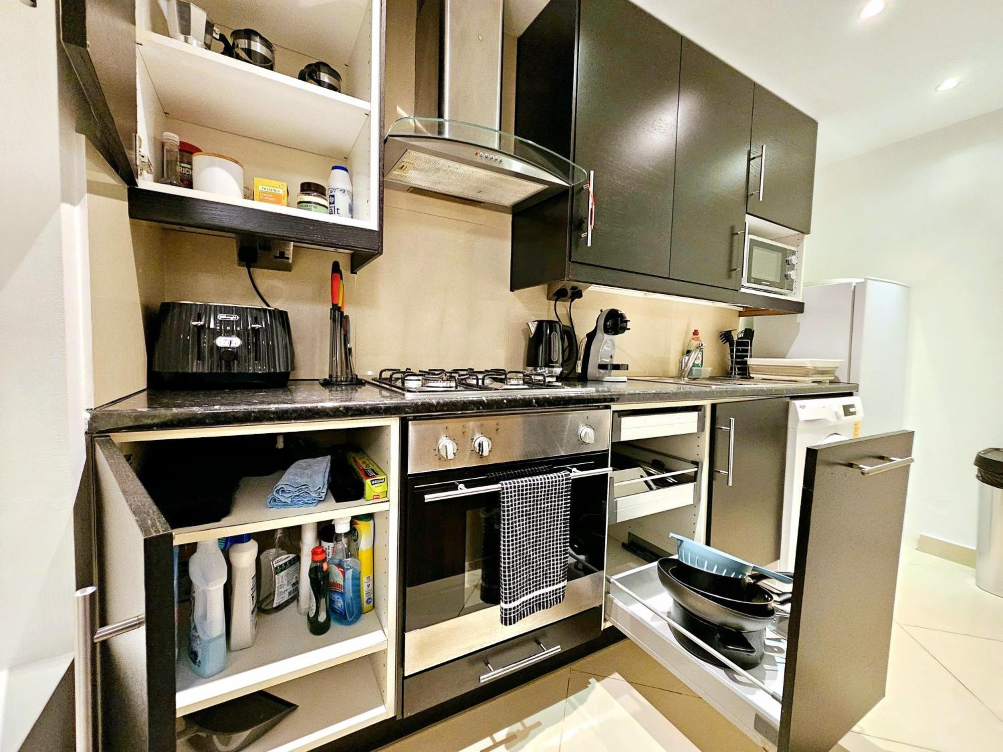 לונדון Modern Hyde Park Home With Private Entrance & Private Back Patio Near Bayswater & Paddington Stations מראה חיצוני תמונה